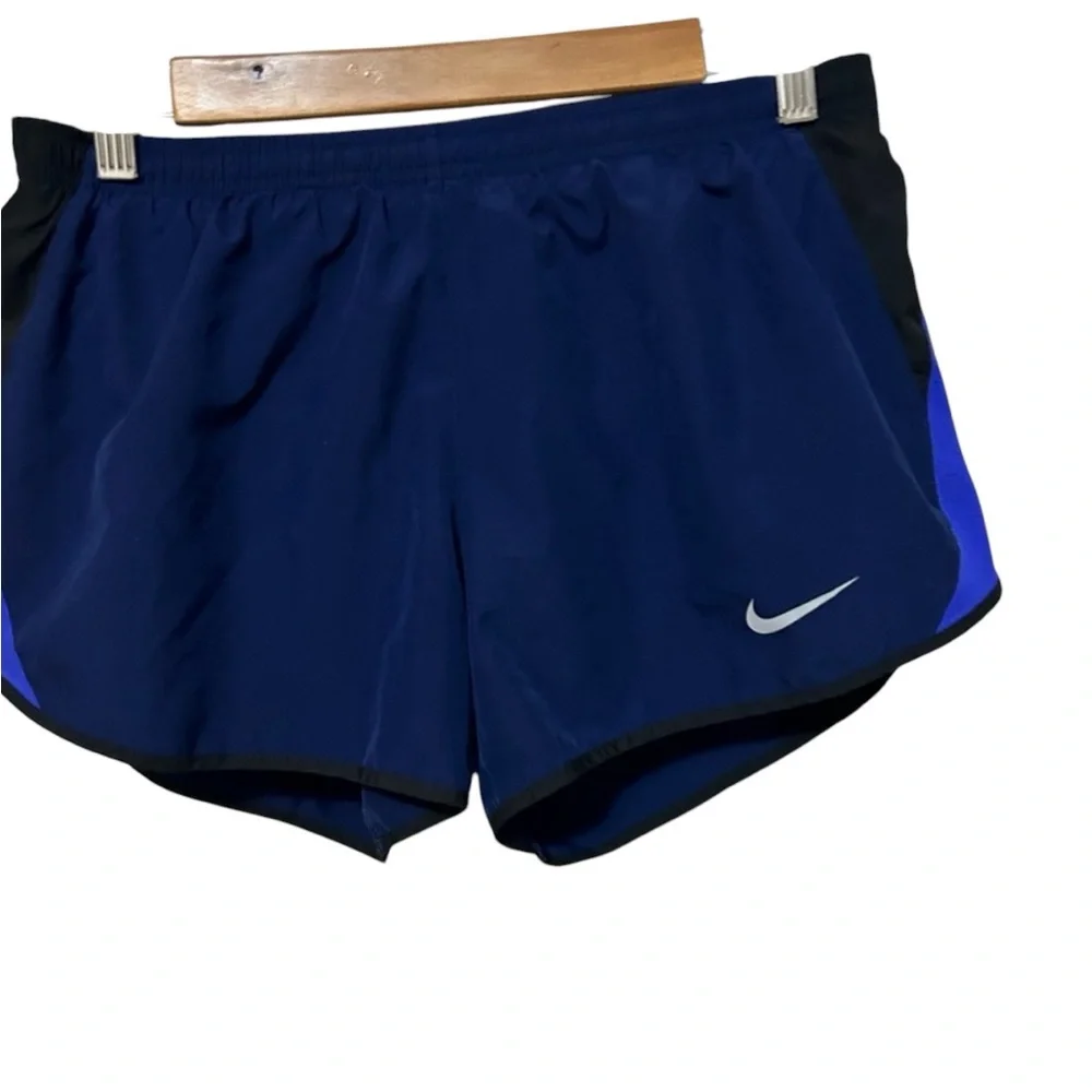 D1- Nike shorts, activewear, athletic shorts, blue, Medium, Med, M